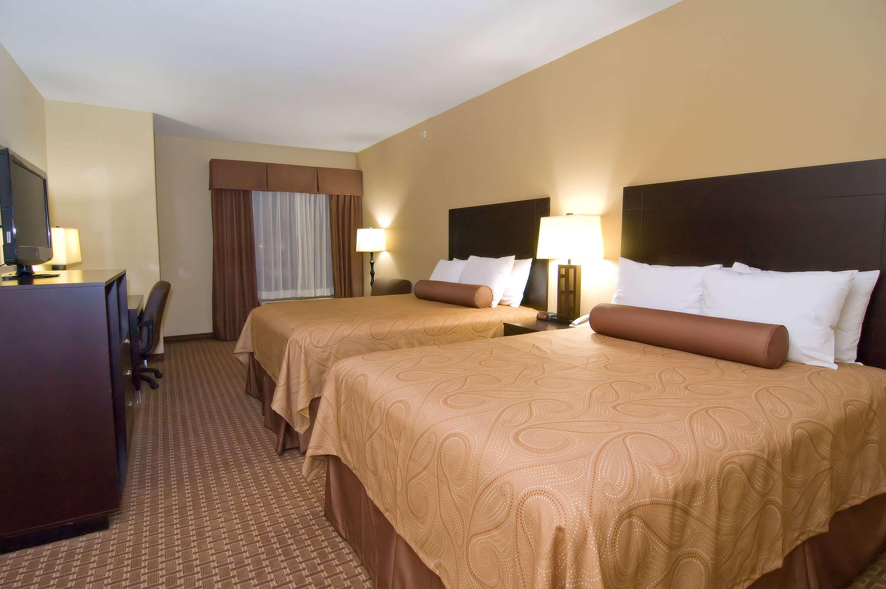 Best Western Bastrop Pines Inn Room photo