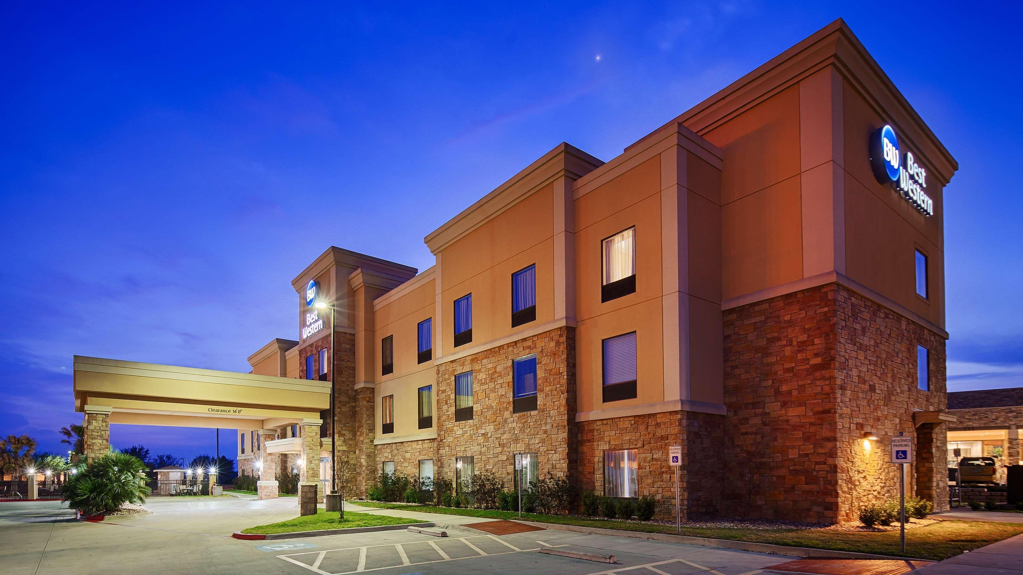 Best Western Bastrop Pines Inn Exterior photo
