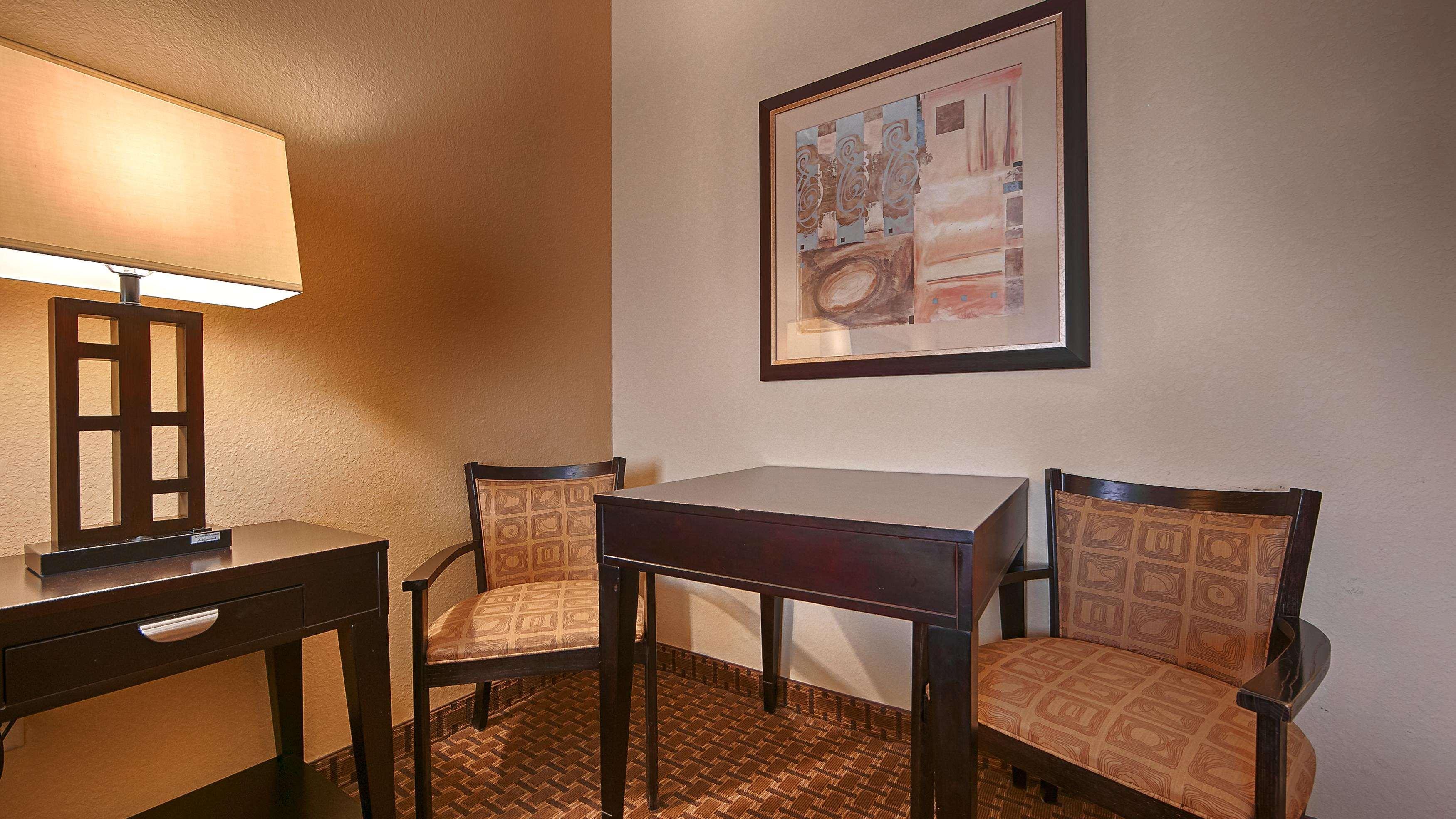 Best Western Bastrop Pines Inn Exterior photo