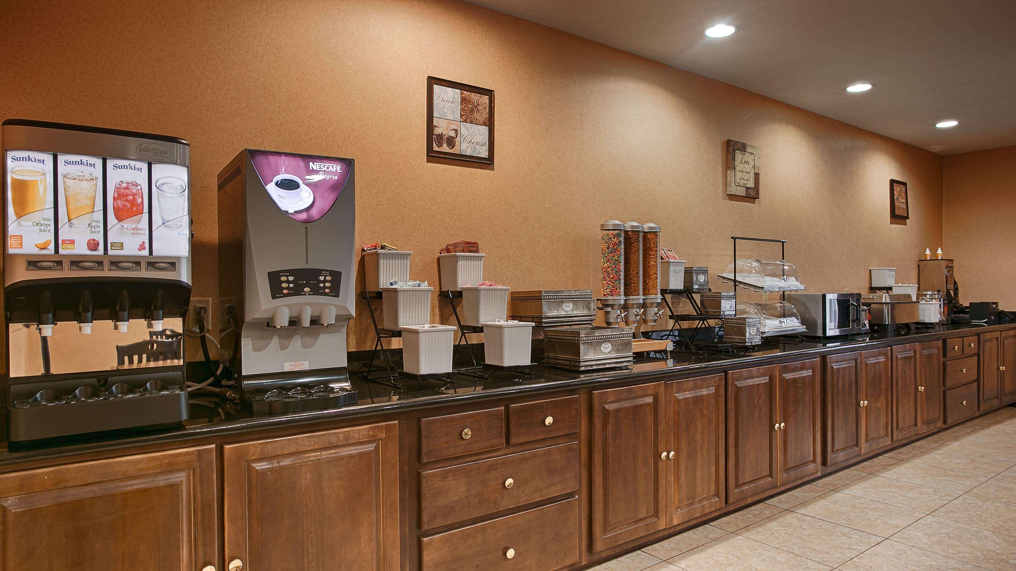 Best Western Bastrop Pines Inn Exterior photo