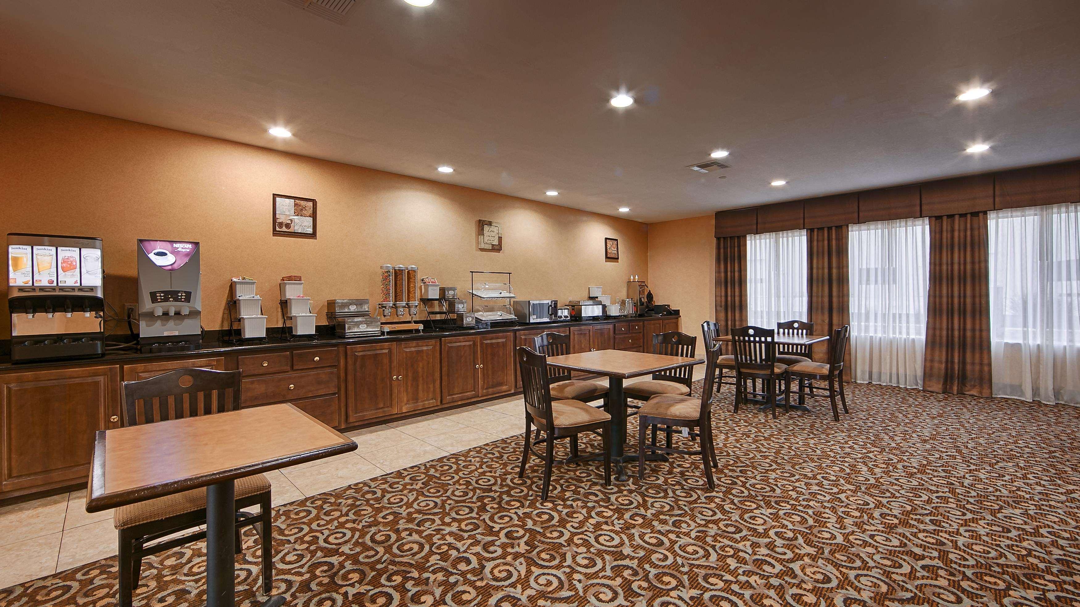 Best Western Bastrop Pines Inn Exterior photo