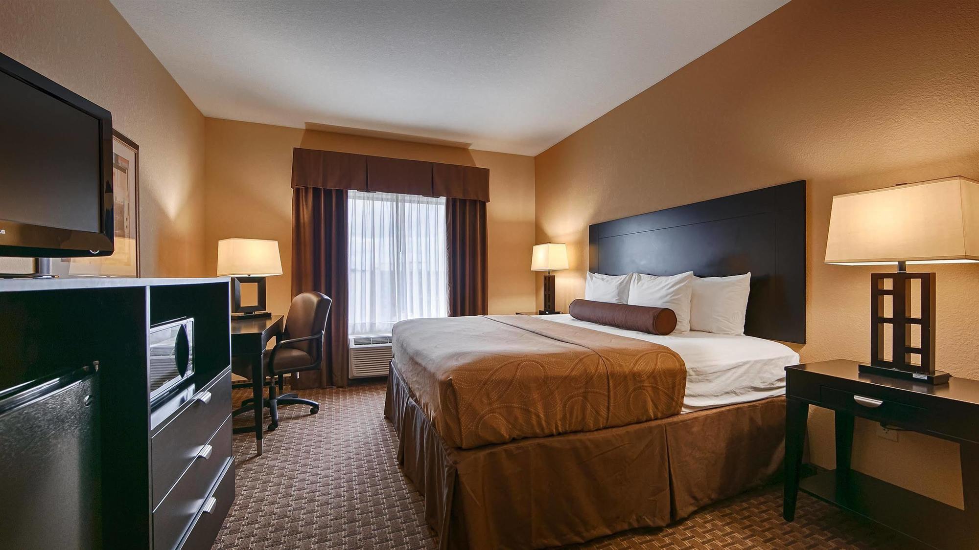 Best Western Bastrop Pines Inn Exterior photo